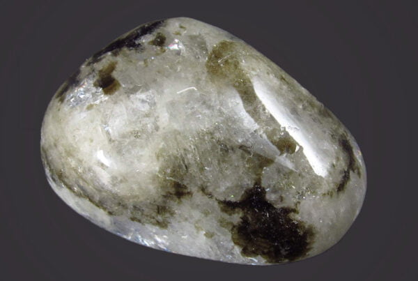 mineral fenaquita , cristal fenaquita