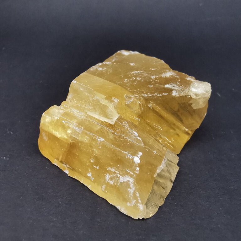 Piedra Cianita: Propiedades, Usos y Comunicación Consciente