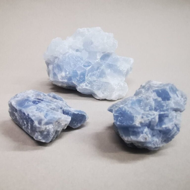 Piedra Cianita Azul: Propiedades, Usos y Comunicación Consciente