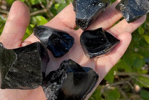 piedra obsidiana , mineral obsidiana