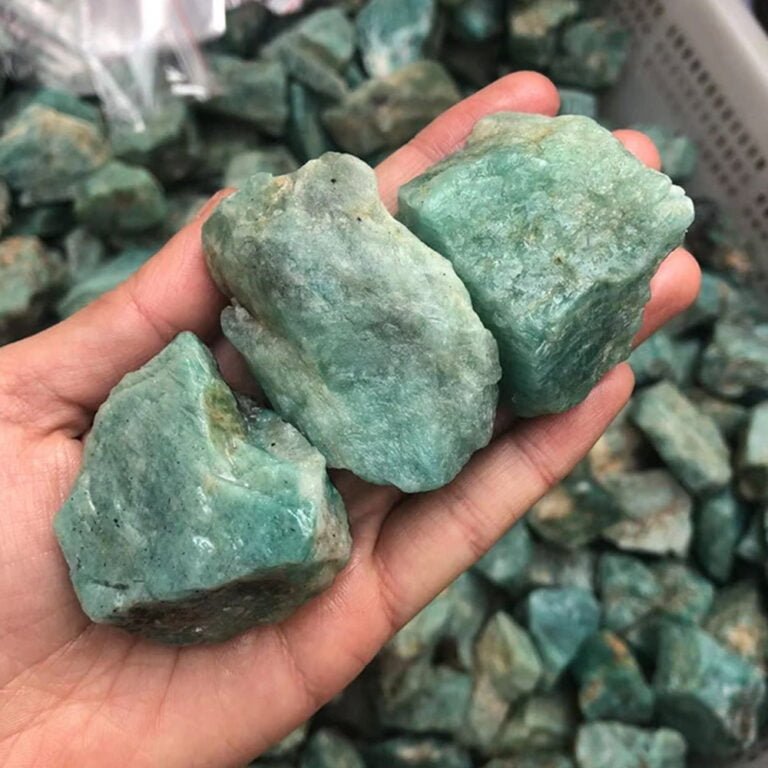 Piedra Amazonita: Propiedades, Usos y Comunicación Equilibrada