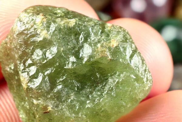 piedra moldavita , cristal moldavita