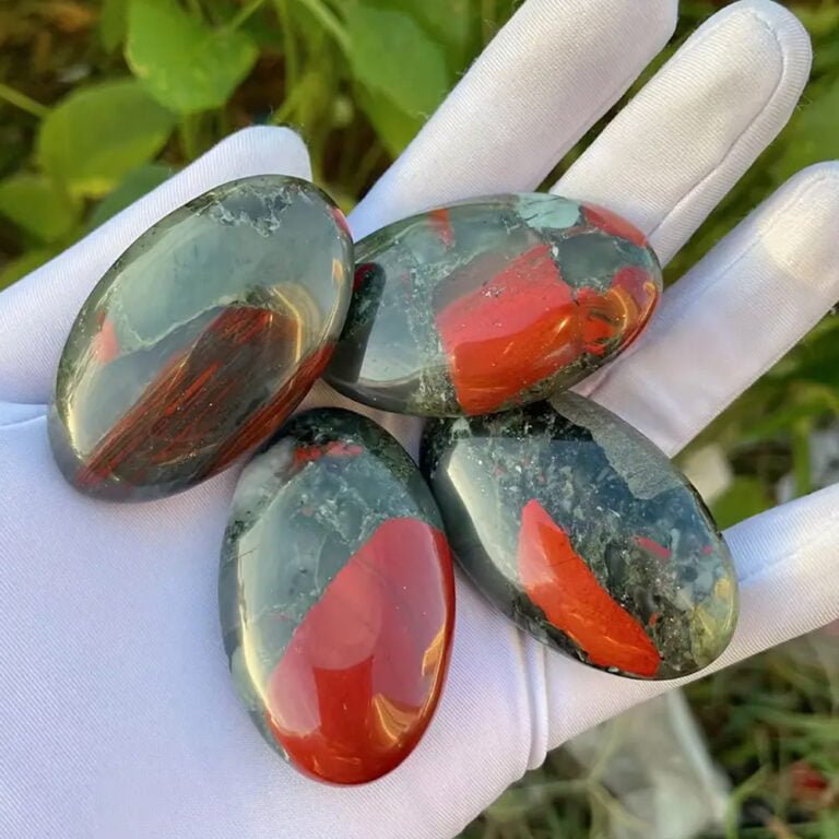 Piedra de Sangre: Propiedades, Usos y Energía Vital