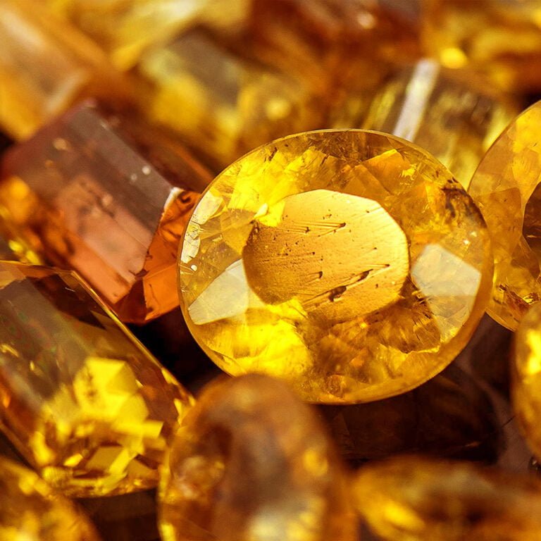 Piedra Topacio Amarillo: Propiedades, Usos y Energía Positiva