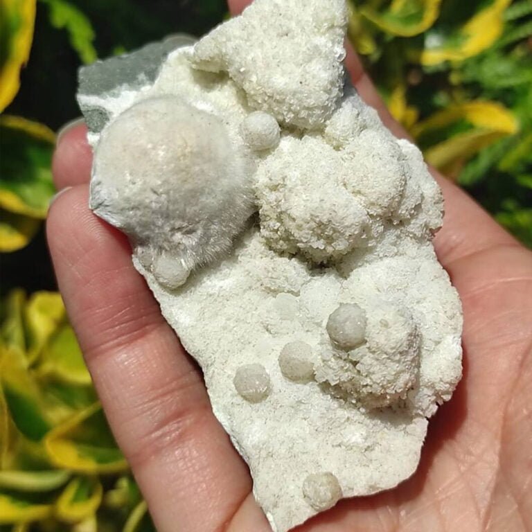 Okenita: Propiedades Espirituales, Usos y Significado